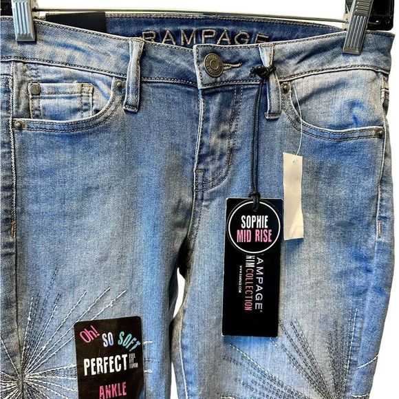 Rampage Denim Collection, Skinny, Sophie mid rise , Size 1, 24-28 - Picture 2 of 4